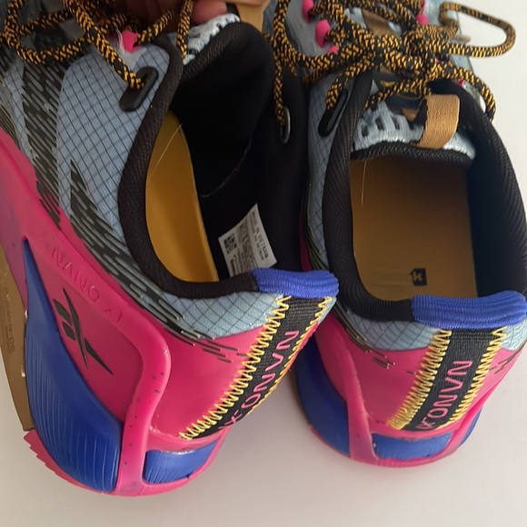 Cross-trainer athletic shoe with comfortable wide toe box - Picture 4 of 6